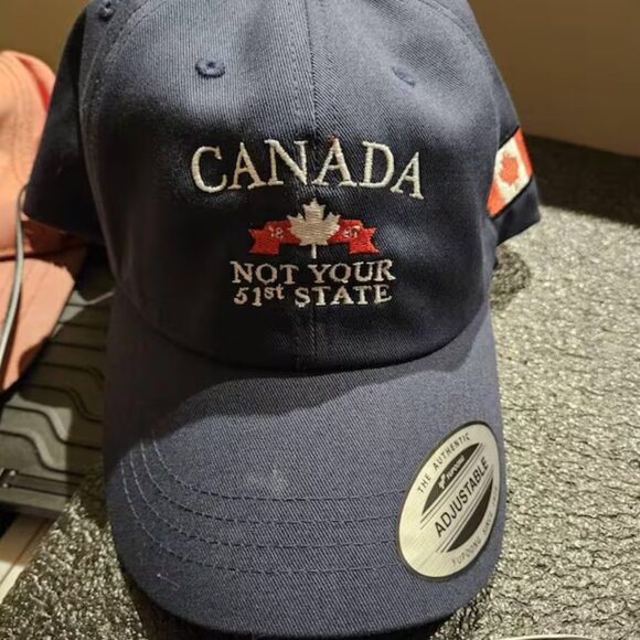 Embroidered Canada Hat: Strong & Free Unisex Baseball Cap - Picture 1 of 3